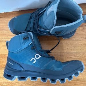 On Running Hiking Boots
